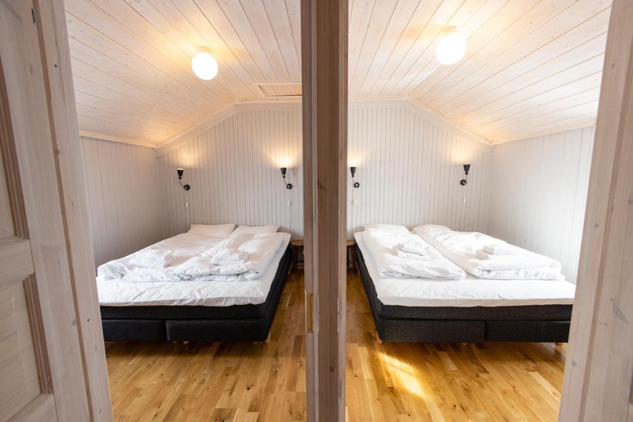 Hotel The Tide - Rorbuer à Sørvågen Extérieur photo