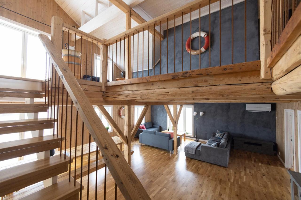 Hotel The Tide - Rorbuer à Sørvågen Extérieur photo