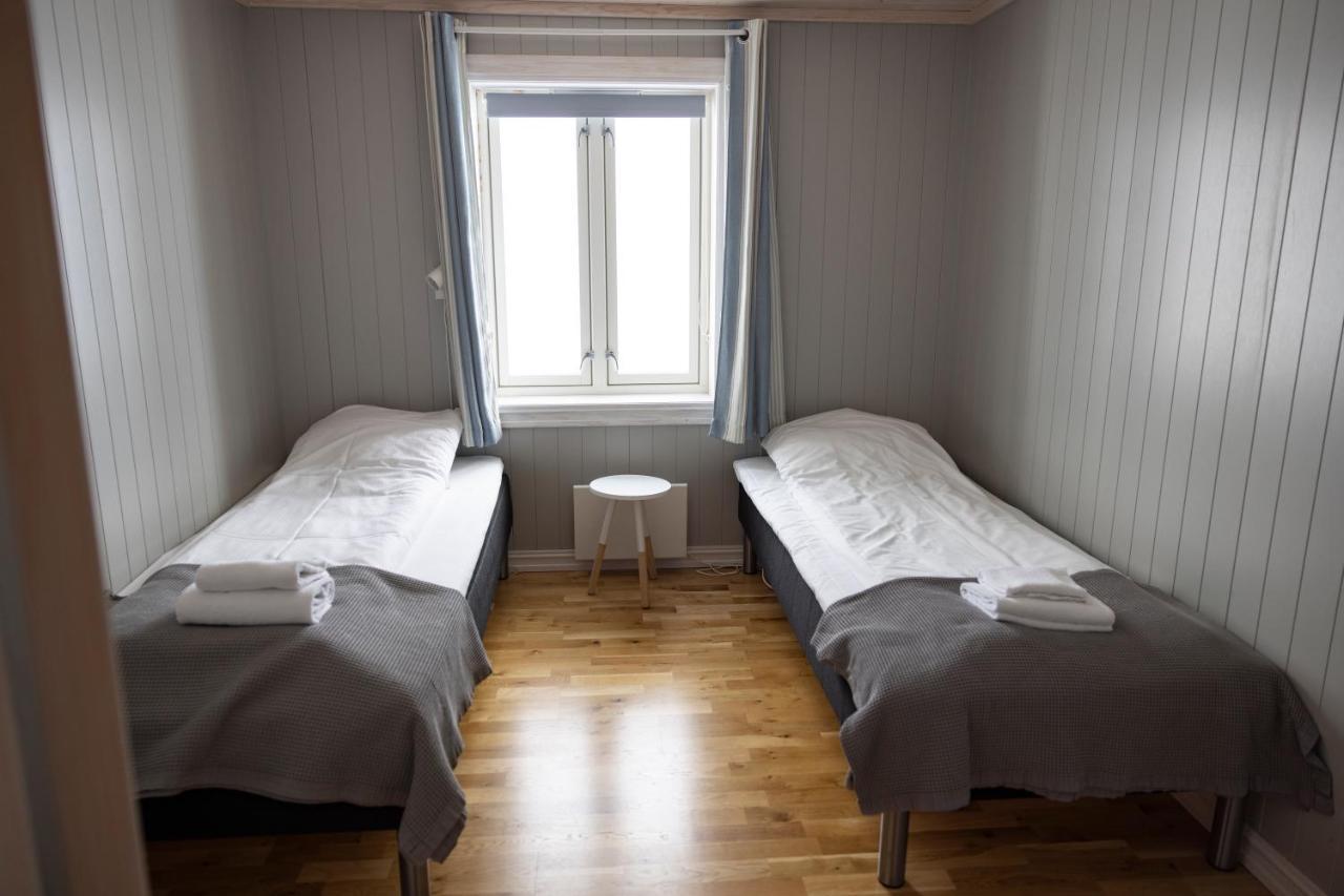 Hotel The Tide - Rorbuer à Sørvågen Extérieur photo