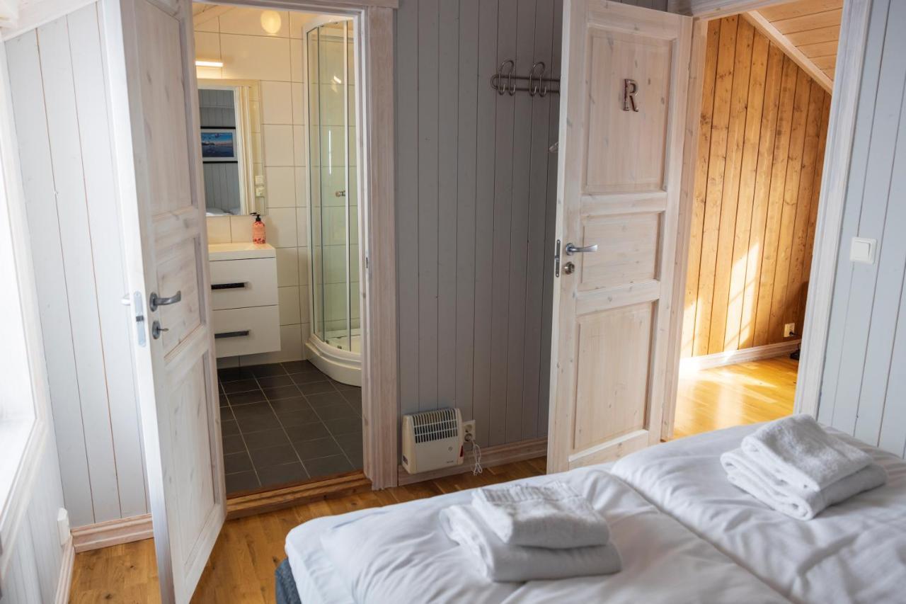 Hotel The Tide - Rorbuer à Sørvågen Extérieur photo